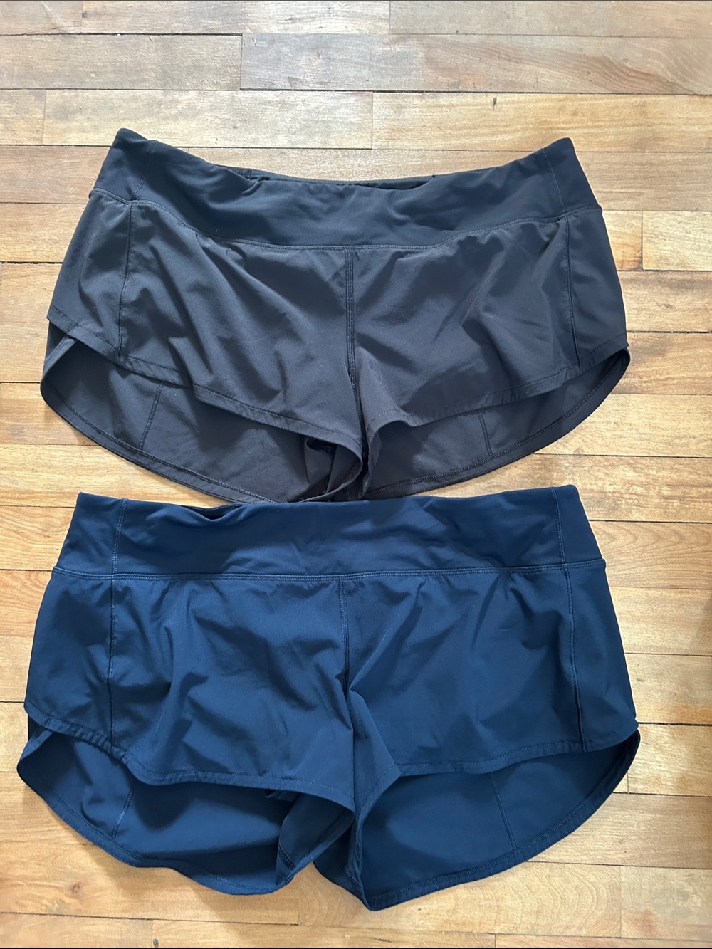 Lululemon Women’s Active Running Shorts - Black and Navy